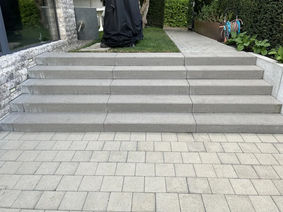 Bad Saulgau, Blockstufen am Garten, nachher